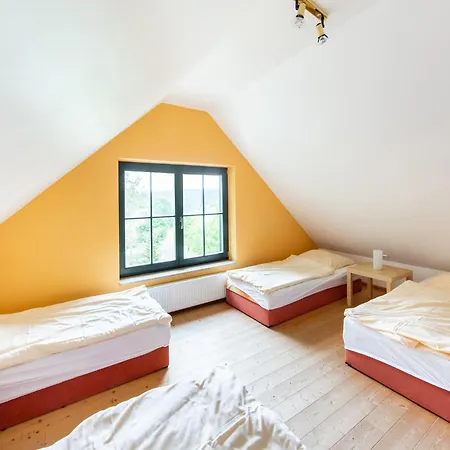 Forest Escape With Terrace, Cleaning Included * Eisfeld